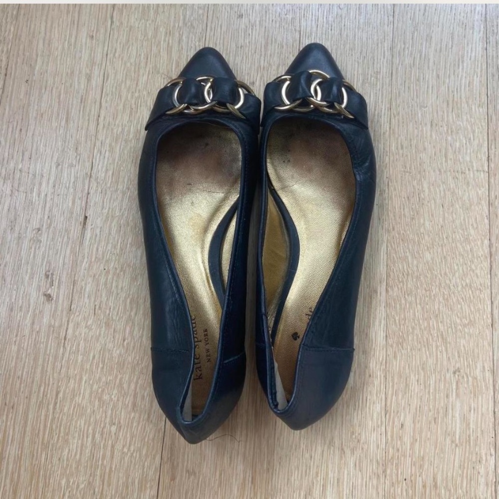 Kate Spade Black and Gold Flats Elegant Design